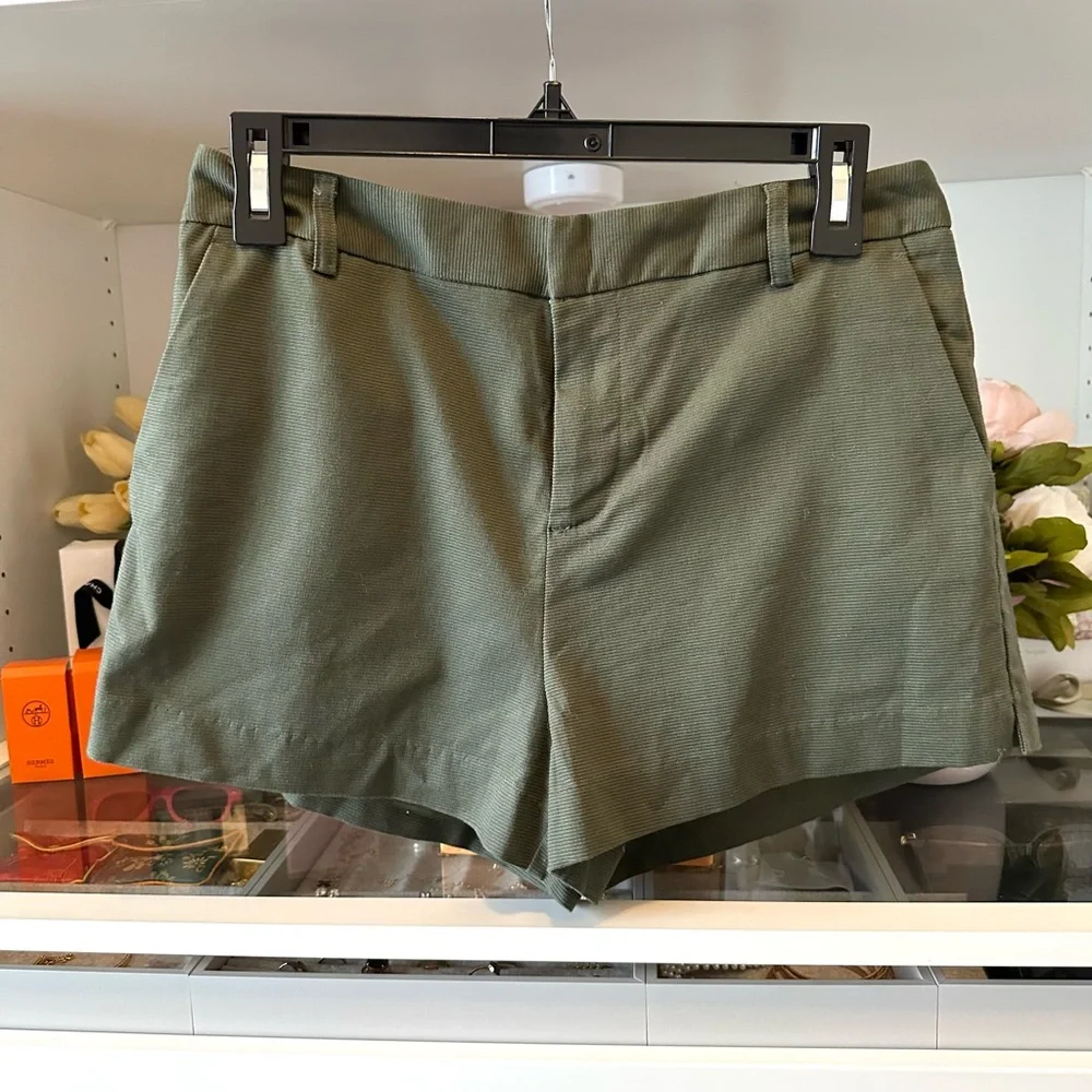Forever21 Olive Green Shorts Size Medium  BRAND NEW with tags